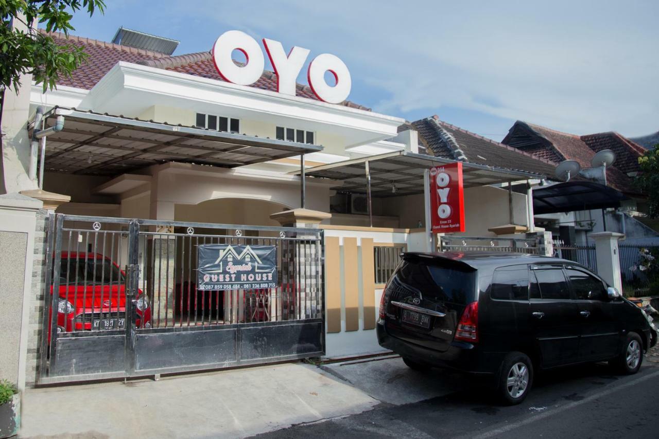 Oyo 314 Emas 23 Guest House Syariah Malang Esterno foto